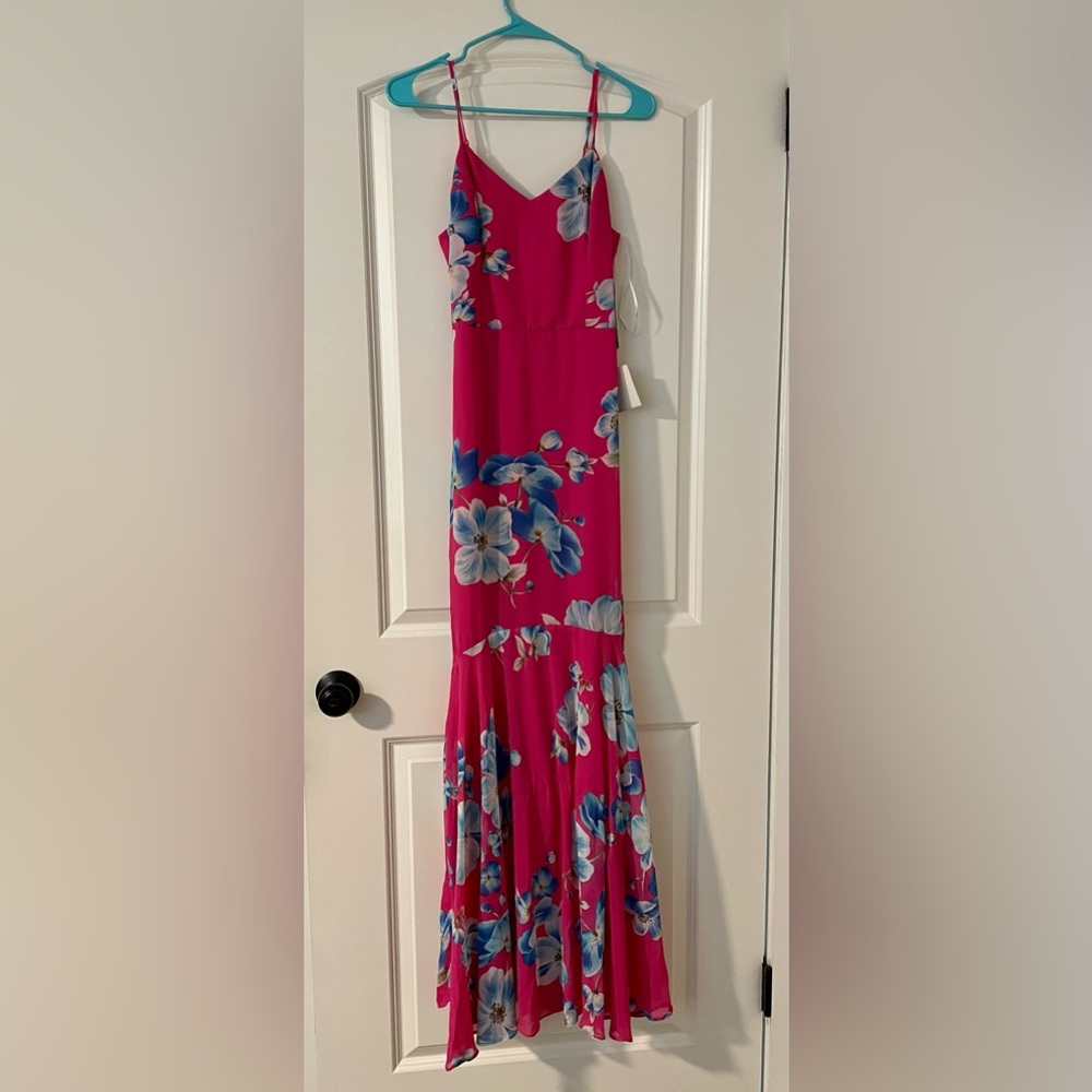 Floor lengths Lulu’s pink floral dress